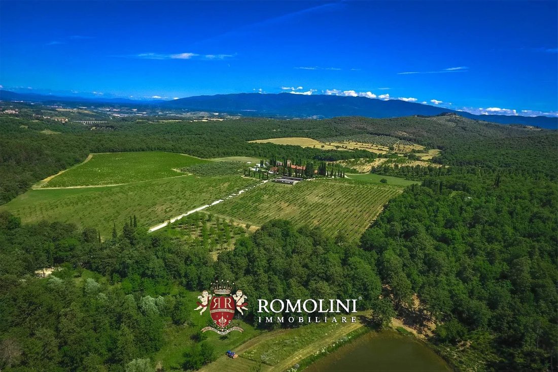 Farm Ranch in Center, Arezzo, Tuscany 4 - 15663523