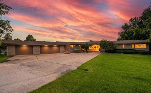 House in Crown Point, Indiana, United States 1