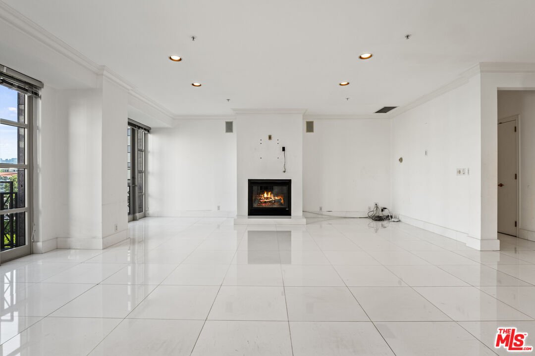 Condo in Los Angeles, California, United States 5 - 18294924