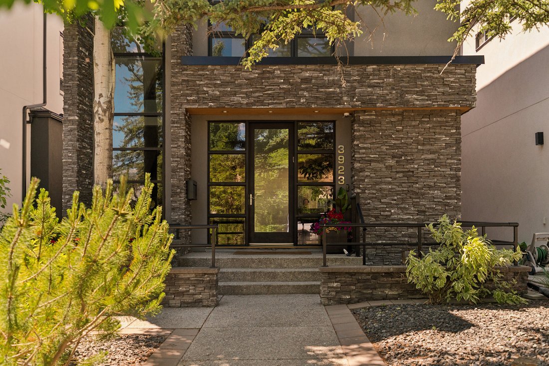 House in Calgary, Alberta, Canada 3 - 18286561