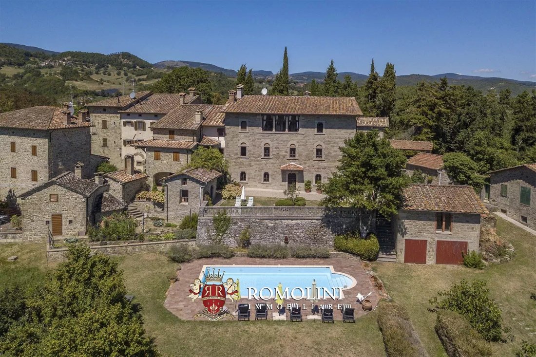 Villa in Caprese Michelangelo, Tuscany, Italy 1 - 15663937