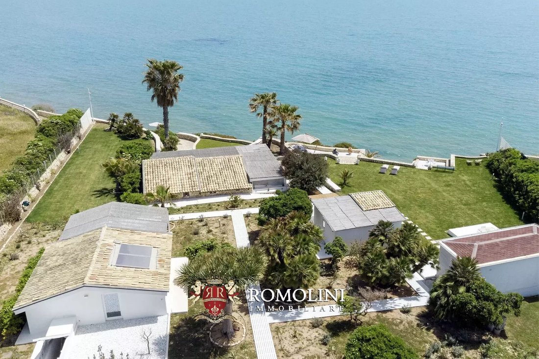 Villa in Center, Ispica, Sicily 3 - 17744779