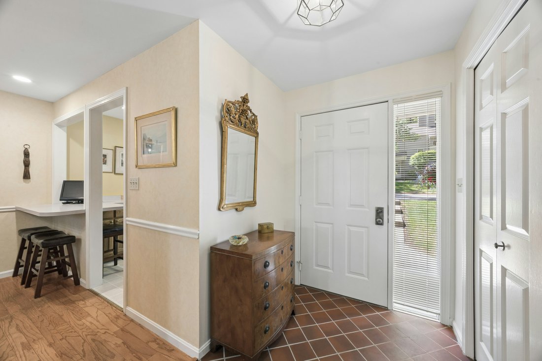 Condo in Wayland, Massachusetts, United States 3 - 18283074