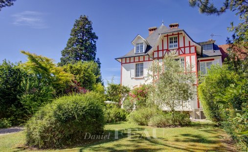 House in Saint-Cloud, Ile-de-France, France 1