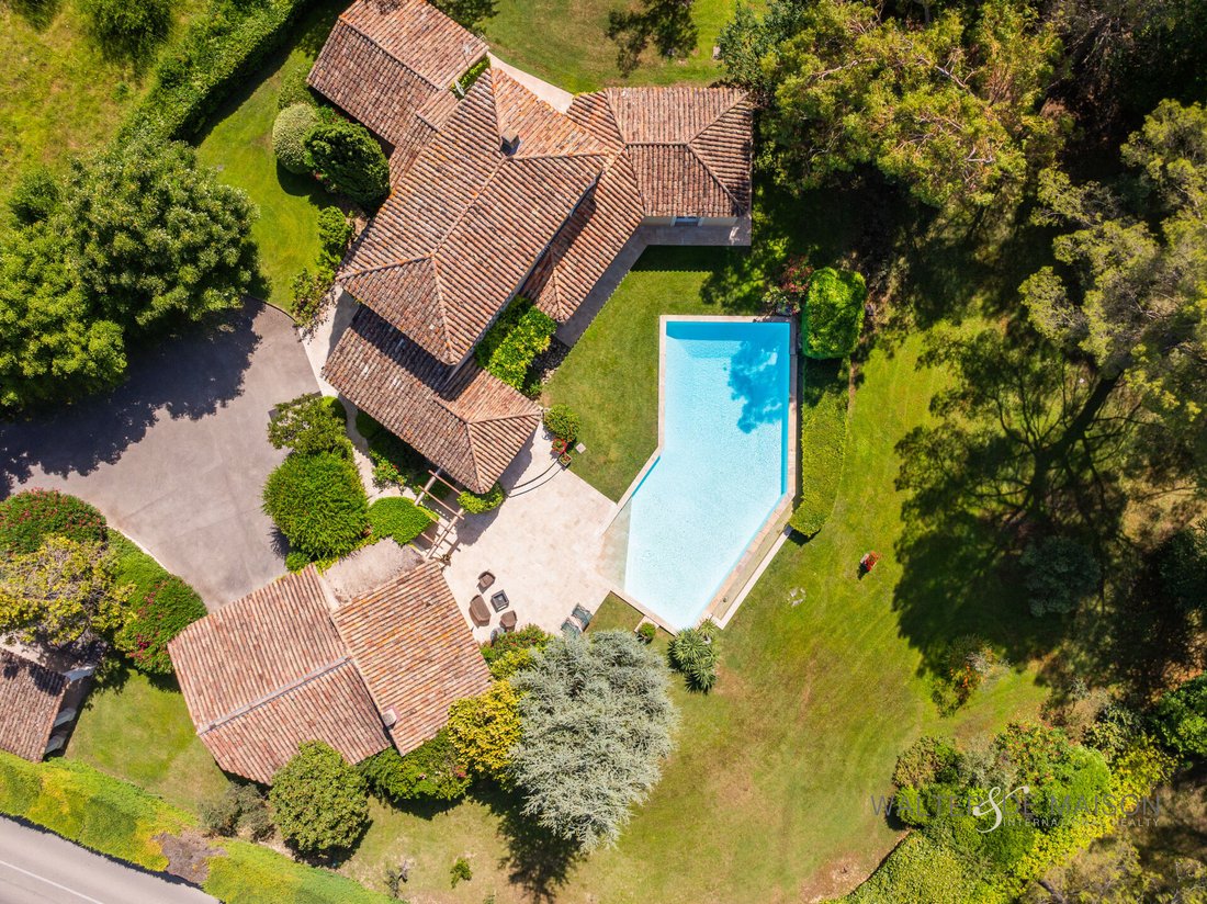 Villa in Ventabren, Provence-Alpes-Côte d'Azur, France 1 - 18294173