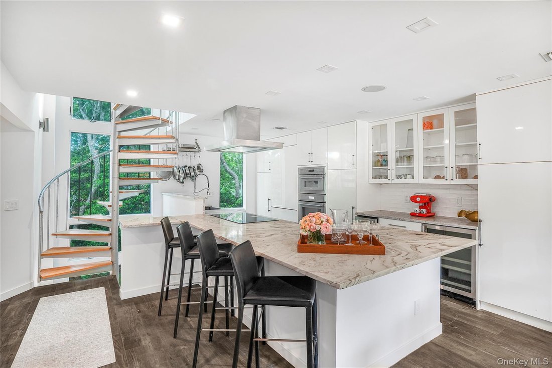 House in Yaphank, New York, United States 3 - 17921434