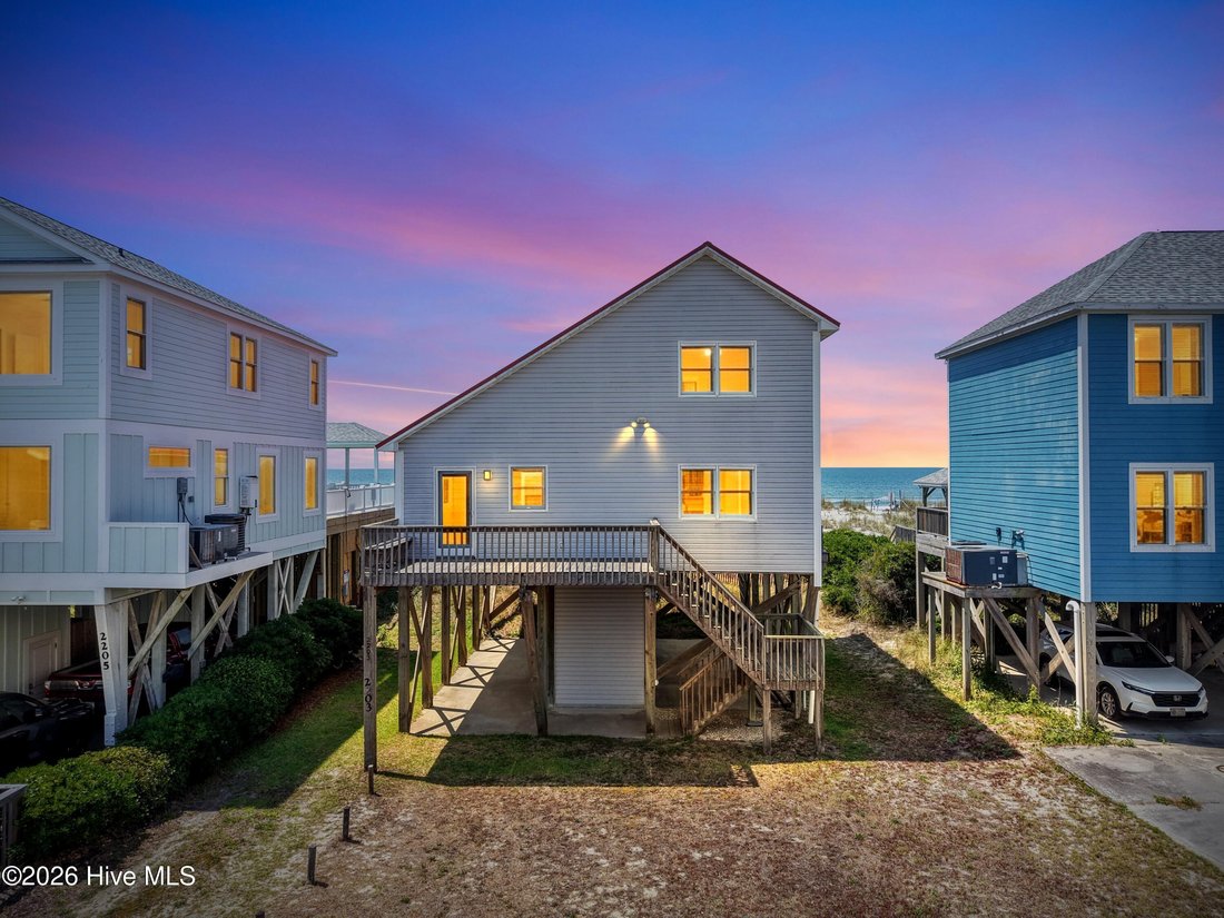 House in Oak Island, North Carolina, United States 1 - 18290628