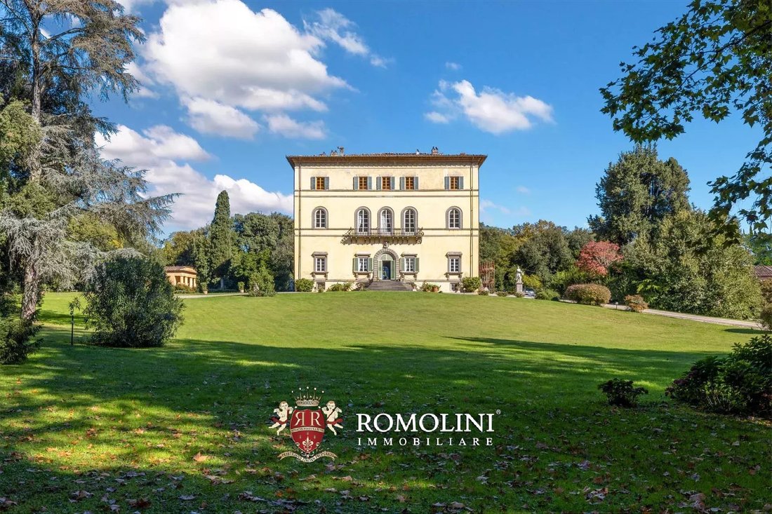 Villa in Historic Center, Lucca, Tuscany 2 - 16762684