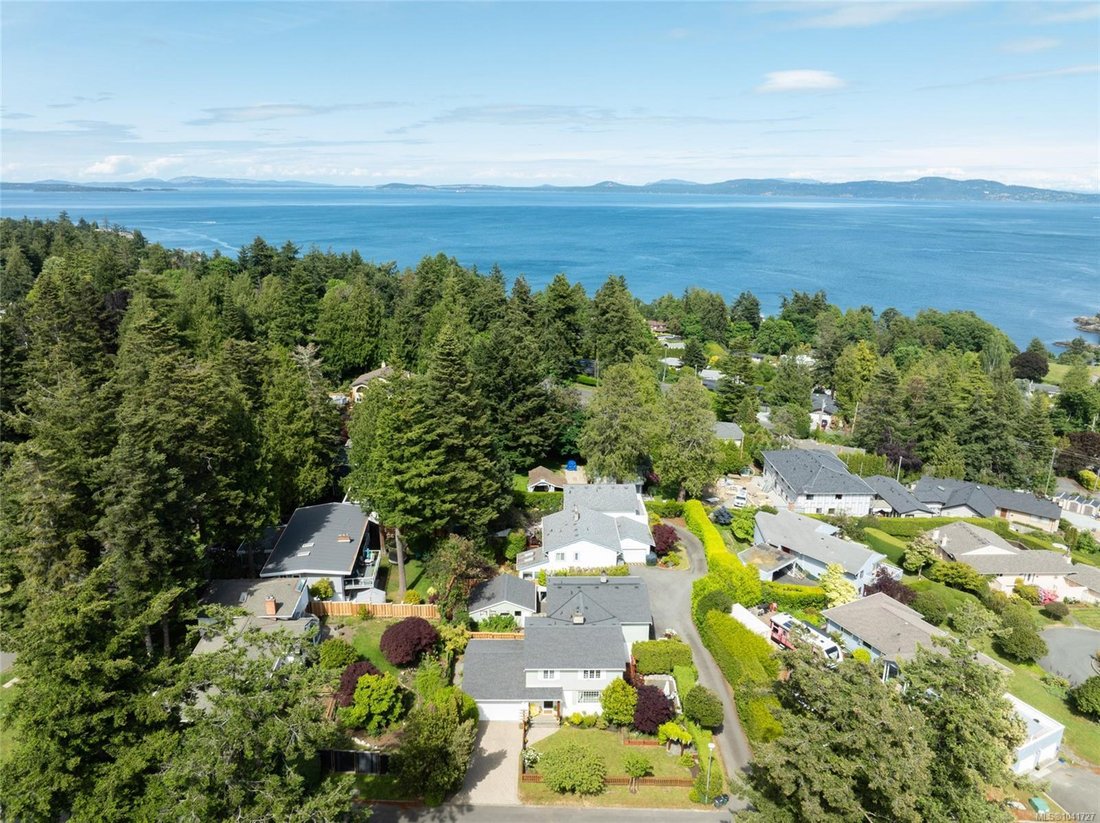 House in Saanich, British Columbia, Canada 4 - 18293994
