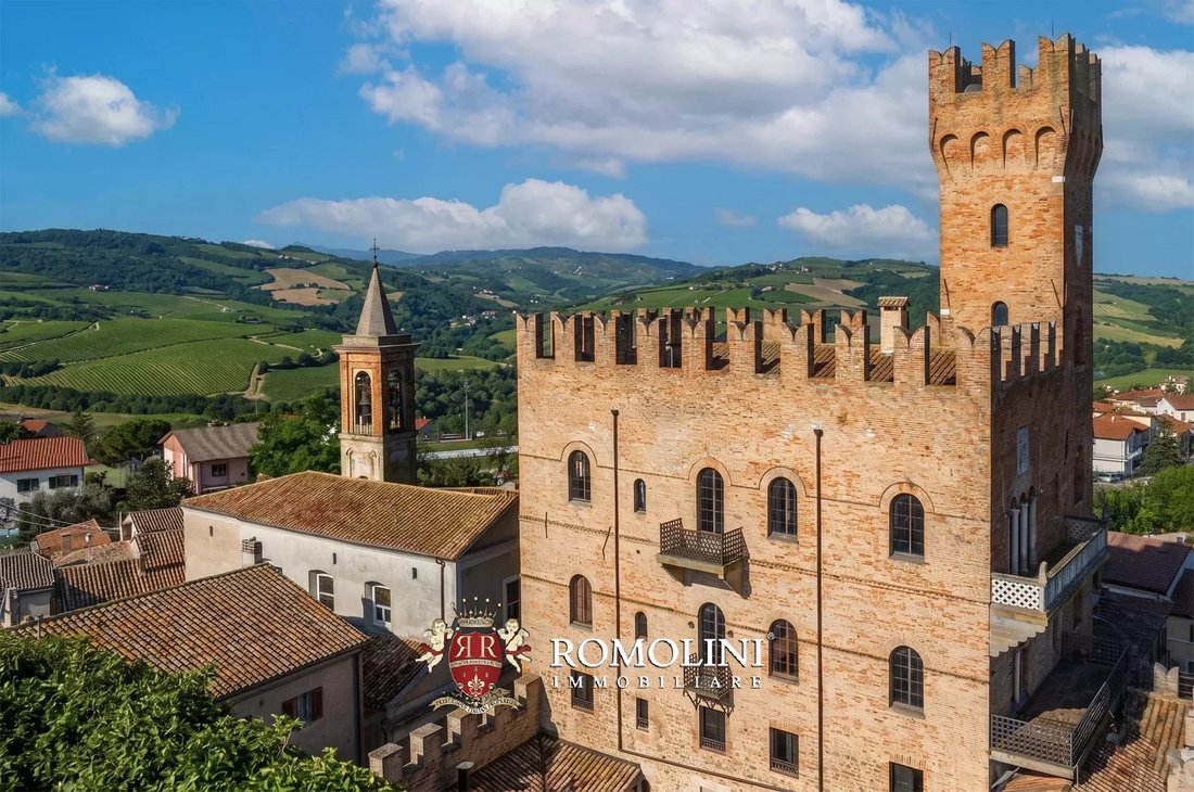 Castle in Tavoleto, Marche, Italy 5 - 17134443