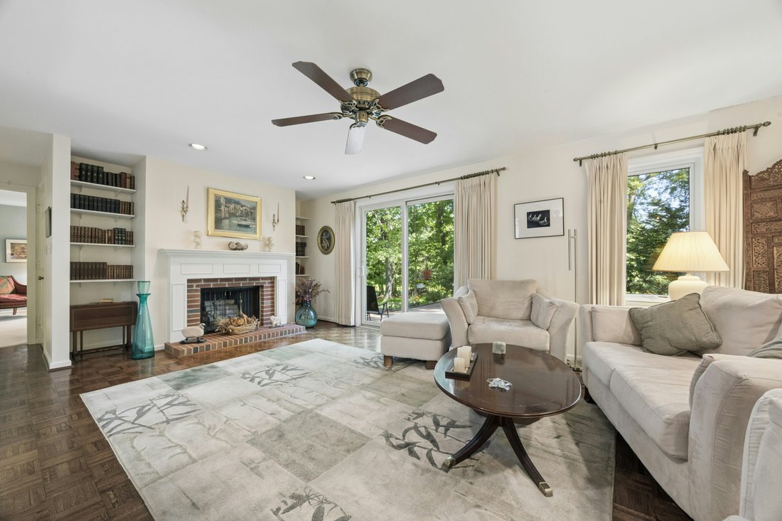 Condo in Wayland, Massachusetts, United States 4 - 18283074