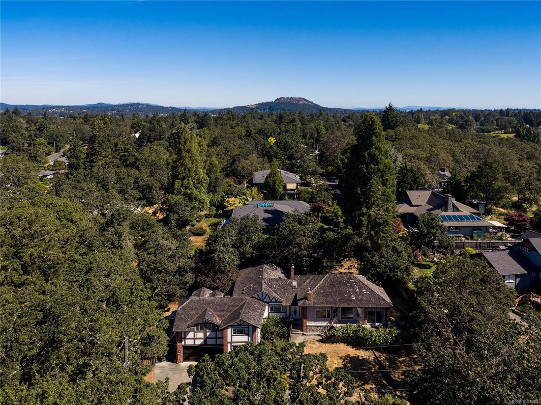 House in Saanich, British Columbia, Canada 3 - 18286723
