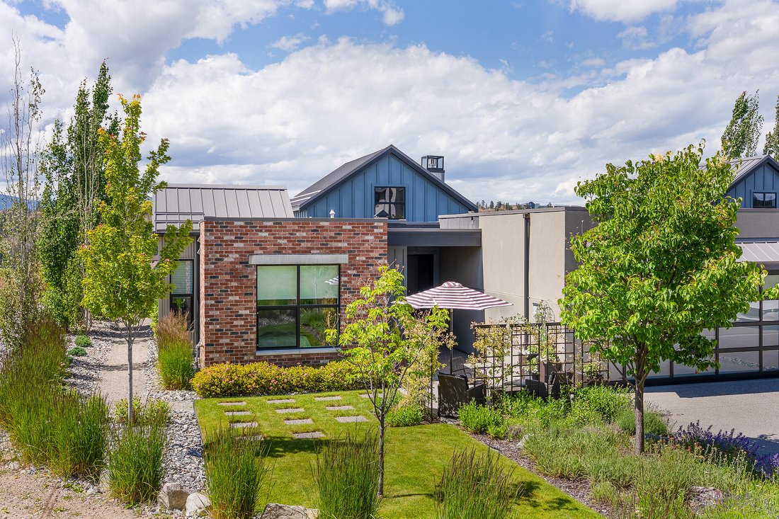 House in Vernon, British Columbia, Canada 1 - 16402988