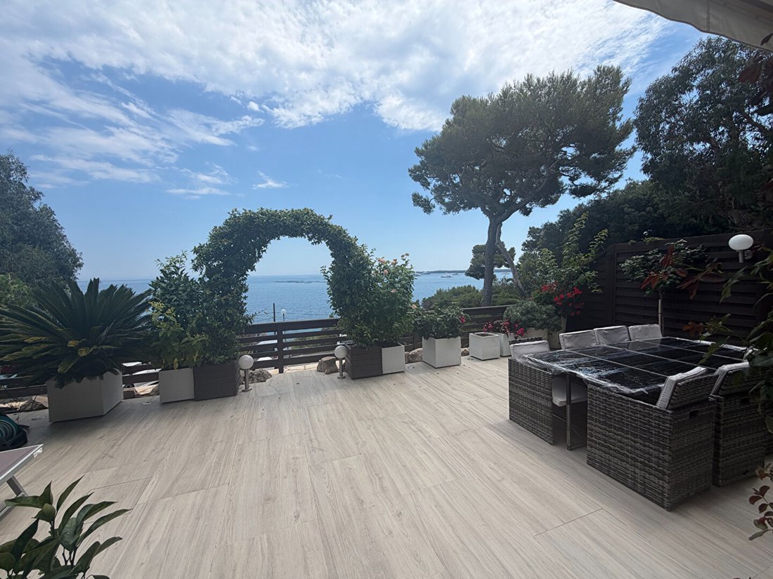 Villa in French Riviera, Provence-Alpes-Côte d'Azur, France 1 - 18286972