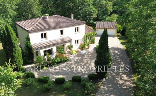 House in Saint-Sulpice-et-Cameyrac, Nouvelle-Aquitaine, France 1
