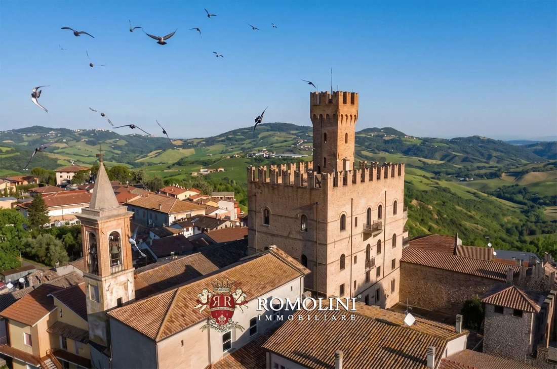 Castle in Tavoleto, Marche, Italy 2 - 17134443