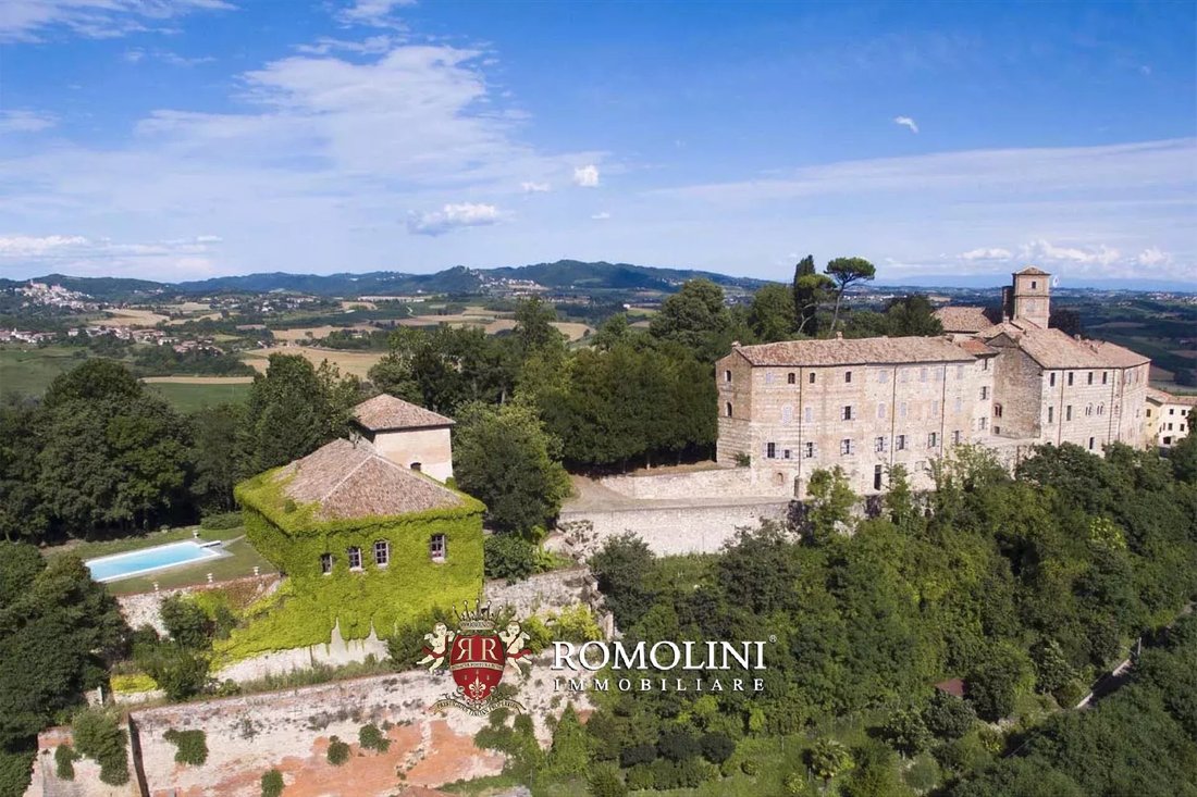 Castle in Center, Asti, Piedmont 4 - 16545304