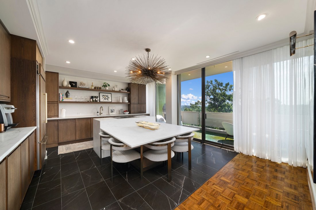 Condo in Atlanta, Georgia, United States 1 - 18288096