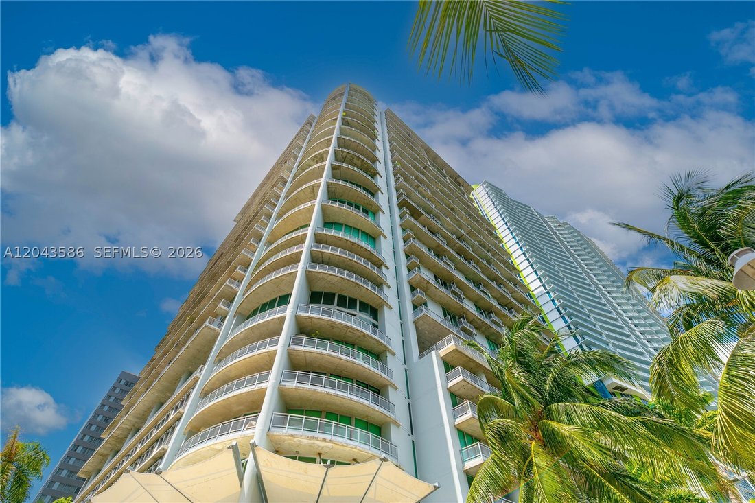 Condo in Miami, Florida, United States 1 - 18280447