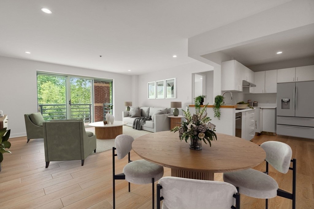 Condo in Woburn, Massachusetts, United States 2 - 18275454