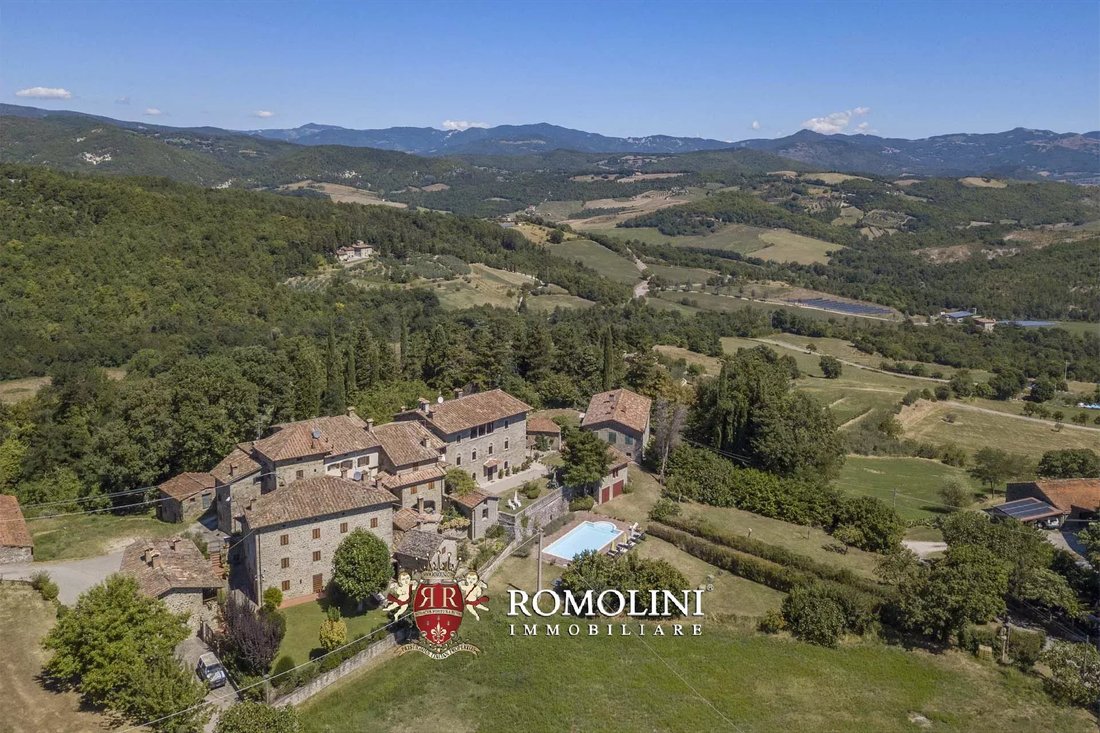 Villa in Caprese Michelangelo, Tuscany, Italy 2 - 15663937