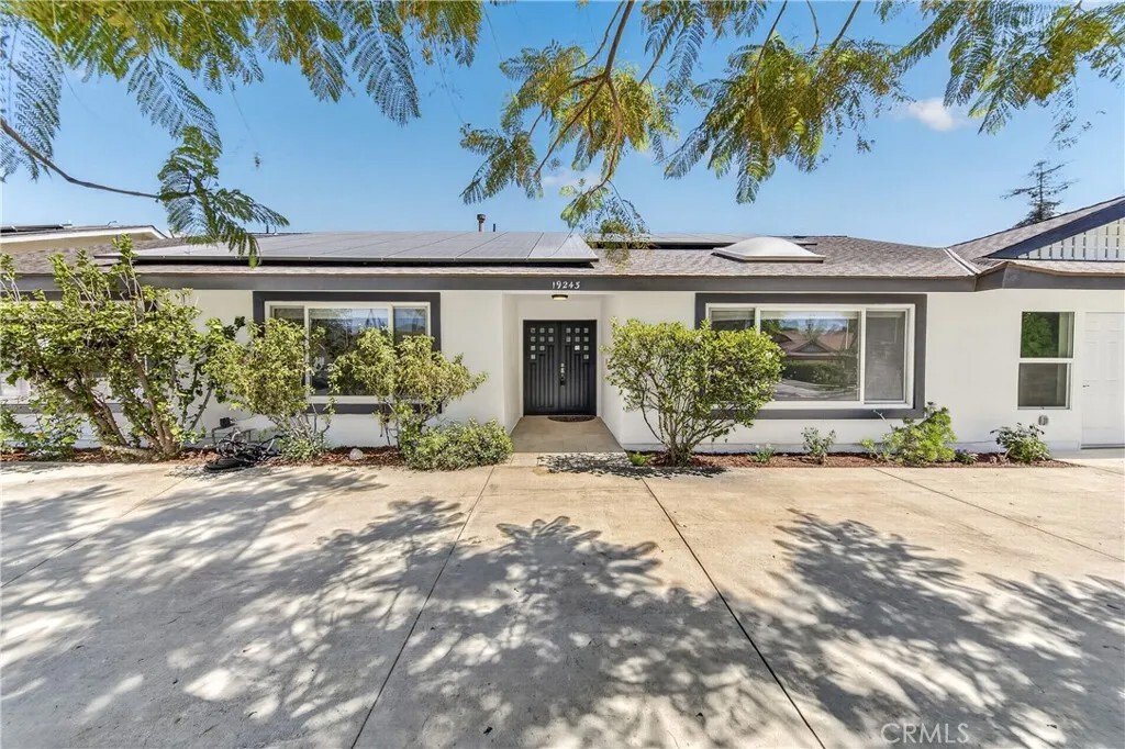 Los Angeles, California, United States 3 - 18280824