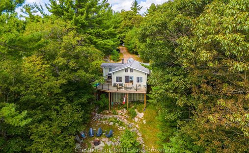 House in Nobel, Ontario, Canada 1