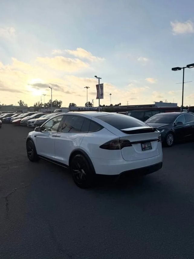 Suv in Costa Mesa, CA, United States 5 - 18295114
