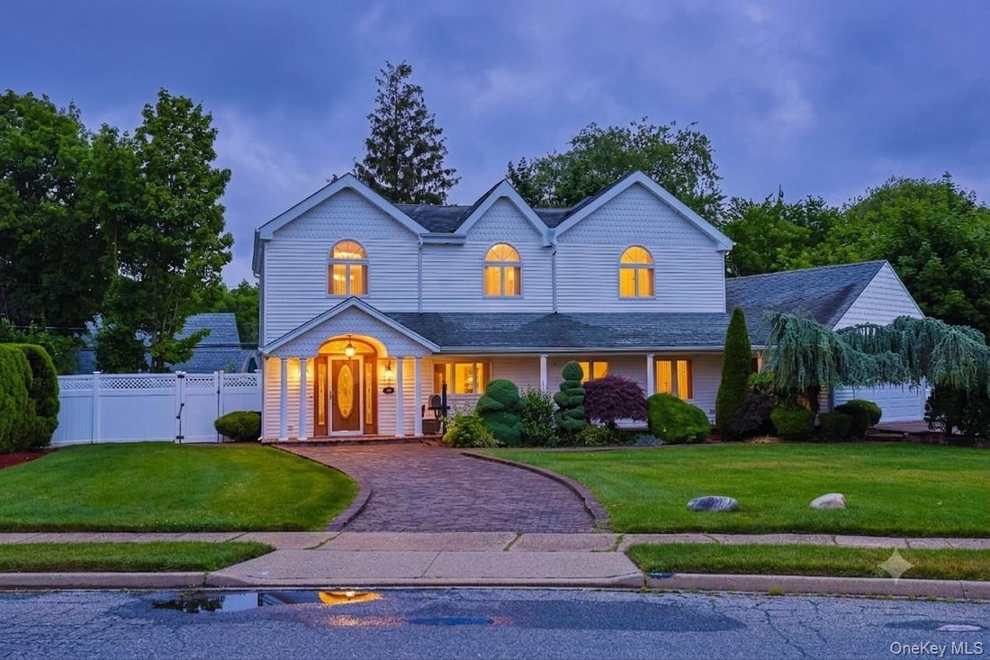 House in Levittown, New York, United States 2 - 18280170