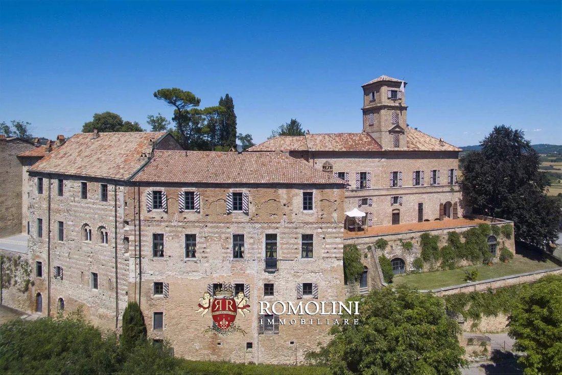 Castle in Center, Asti, Piedmont 3 - 16545304