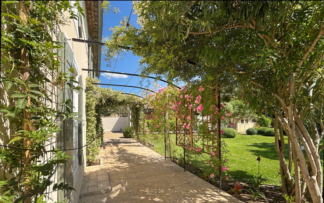 Estate in Uzès, Occitania, France 5 - 18290955