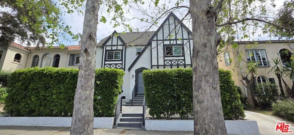 Los Angeles, California, United States 4 - 18284291