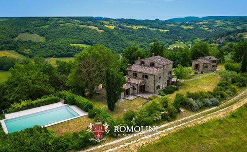 House in Monterchi, Tuscany, Italy 1