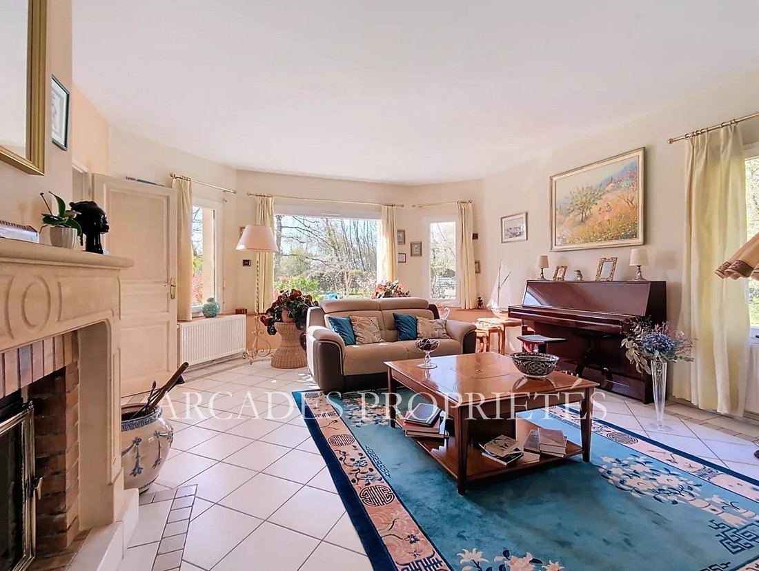 House in Saint-Sulpice-et-Cameyrac, Nouvelle-Aquitaine, France 4 - 18295839