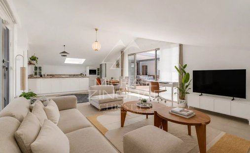 Apartment in Ville-Les Saquedes-Le Bouillonnet, Sainte-Maxime, France 1