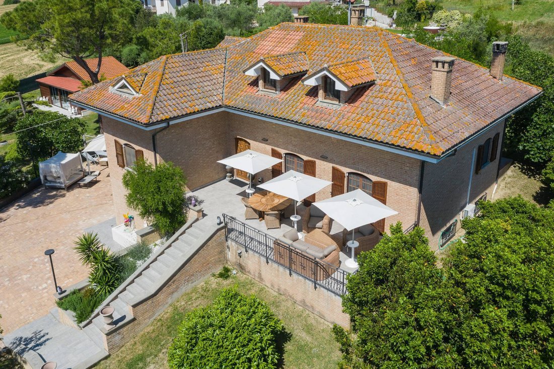 Villa in Corinaldo, Marche, Italy 3 - 18287626