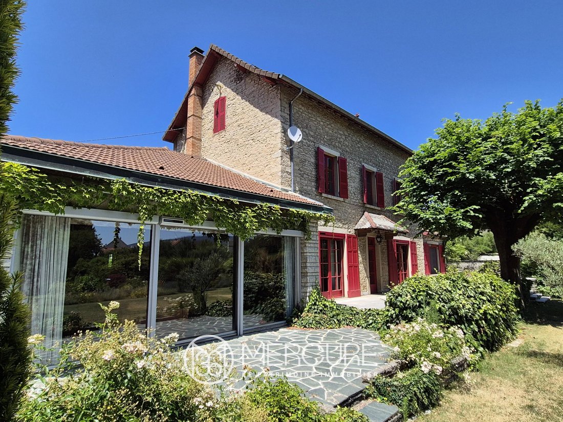 Townhouse in Montalieu-Vercieu, Auvergne-Rhône-Alpes, France 2 - 17302709