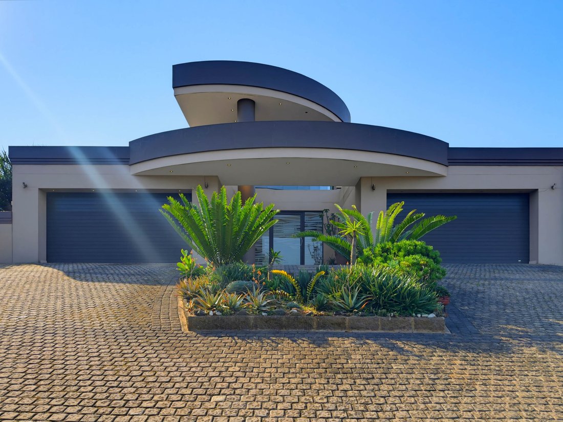 Country House in Port Zimbali, KwaZulu-Natal, South Africa 1 - 18291363