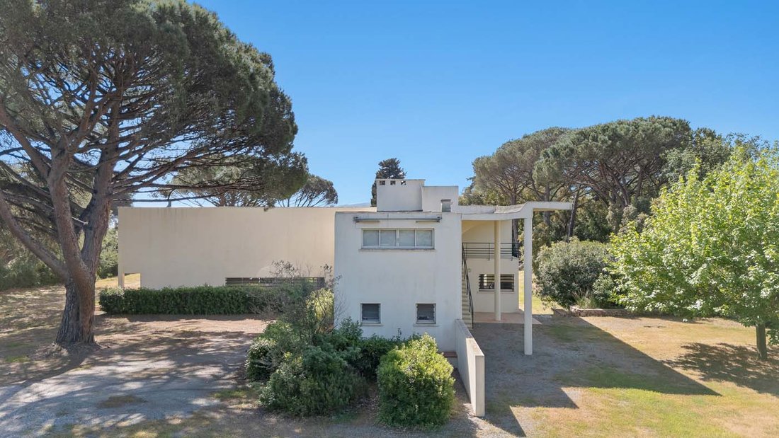 Villa in Grimaud, Provence-Alpes-Côte d'Azur, France 4 - 18289807