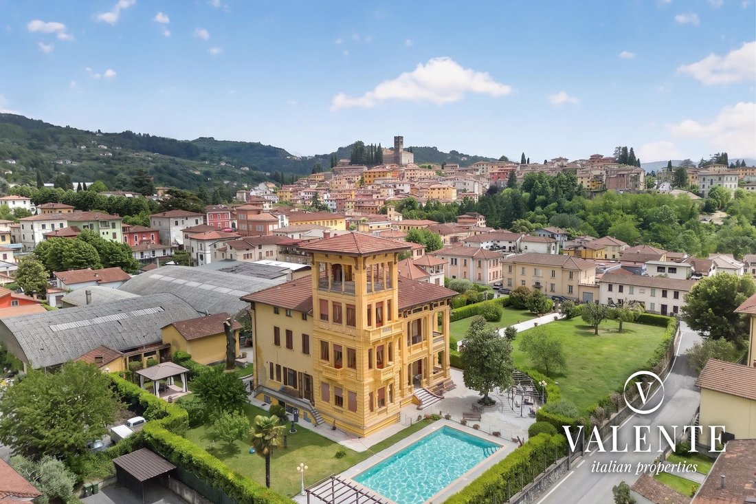 Villa in Barga, Tuscany, Italy 1 - 18280191
