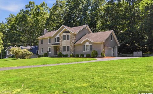 House in North Haledon, New Jersey, United States 1