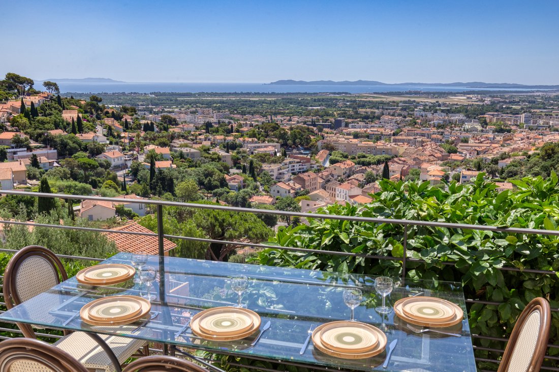 House in Hyeres, Provence-Alpes-Côte d'Azur, France 1 - 18281761