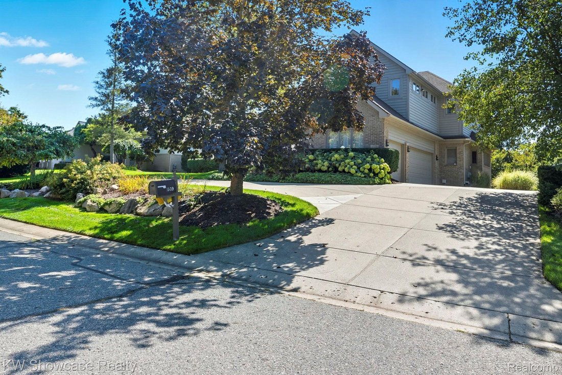 House in Commerce Charter Township, Michigan, United States 3 - 18285964