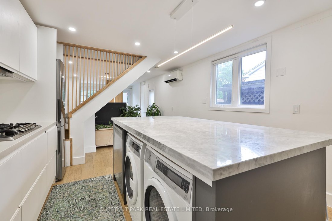Villa in Toronto, Ontario, Canada 4 - 18099259