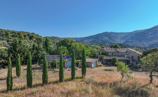 House in Saumane-de-Vaucluse, Provence-Alpes-Côte d'Azur, France 1