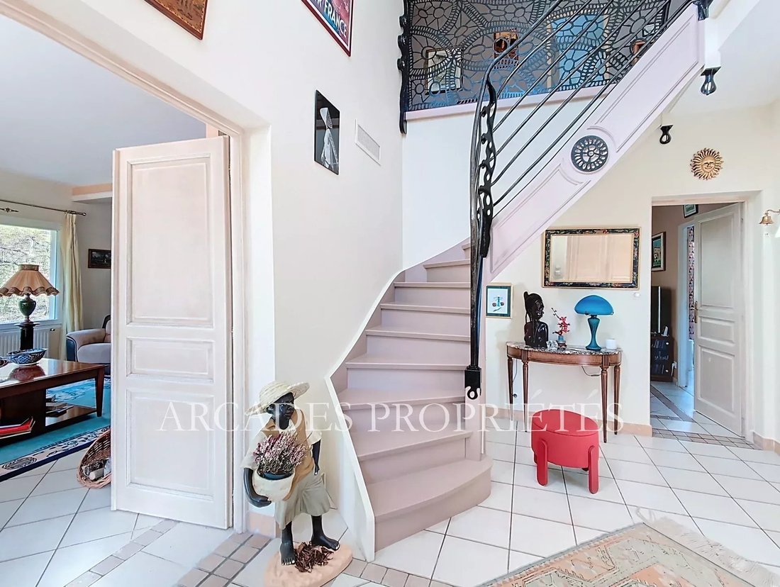 House in Saint-Sulpice-et-Cameyrac, Nouvelle-Aquitaine, France 2 - 18295839