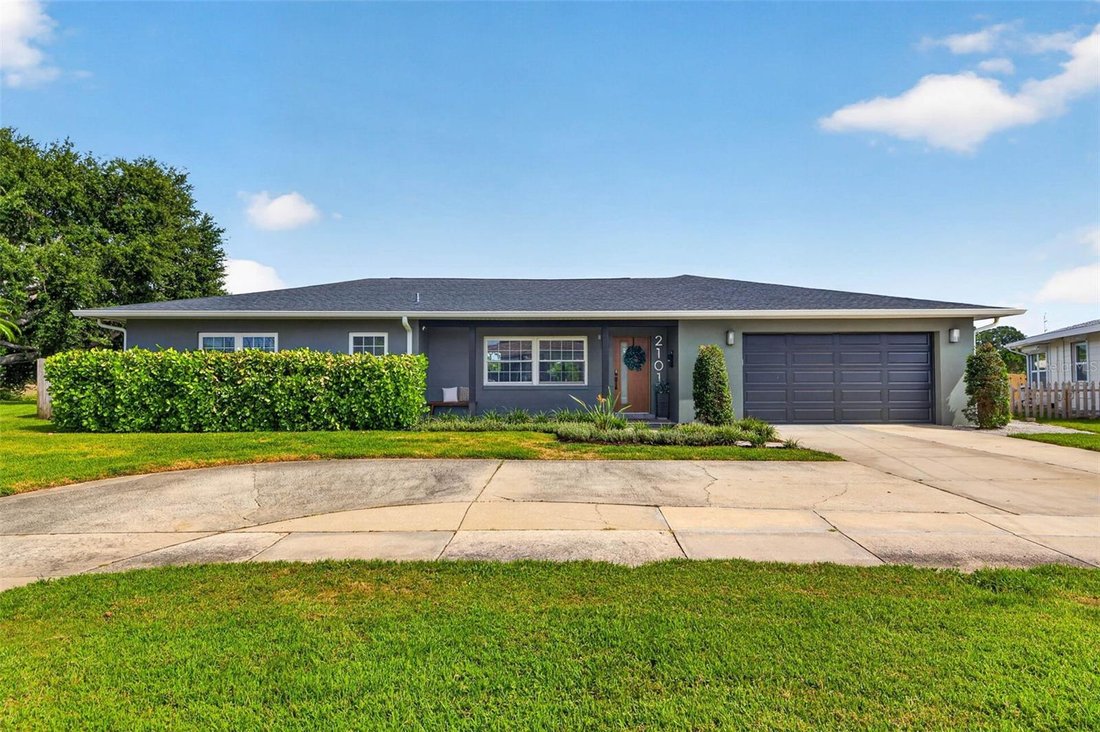 House in St. Petersburg, Florida, United States 1 - 18280968