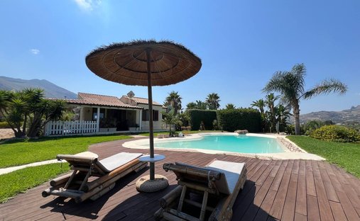 Villa a Castellammare del Golfo, Sicilia, Italia 1