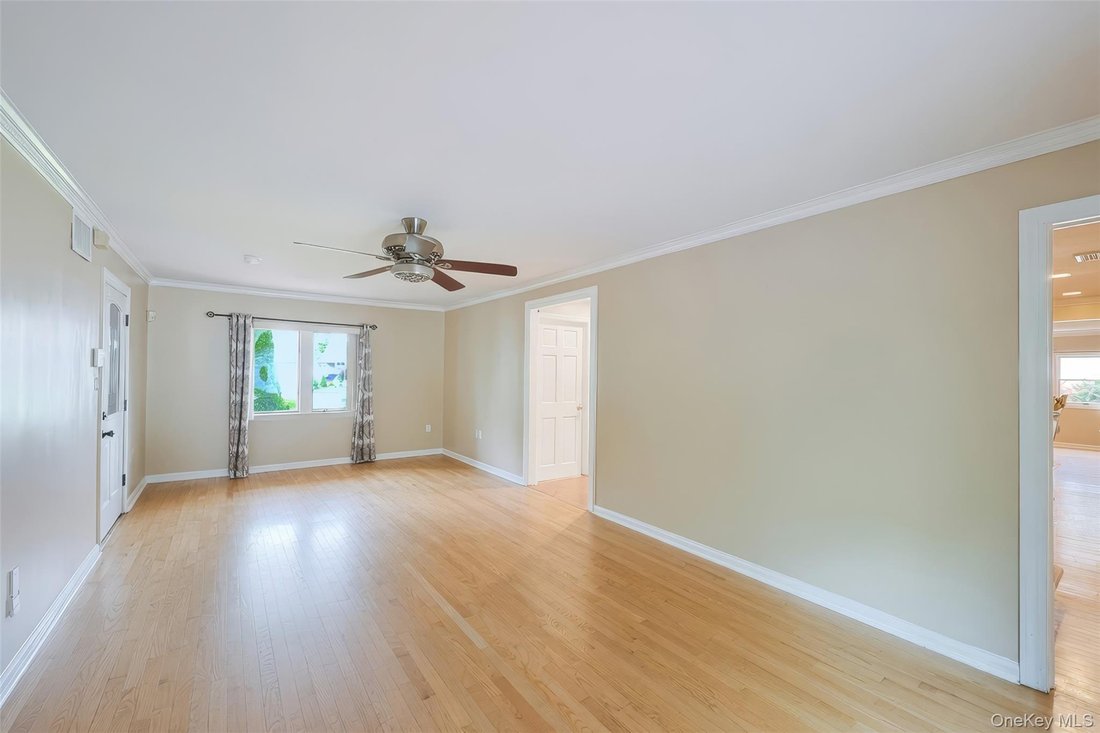 House in Levittown, New York, United States 5 - 18280170