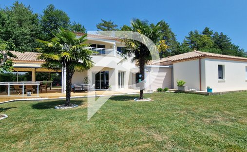 Villa in Champcevinel, Nouvelle-Aquitaine, France 1